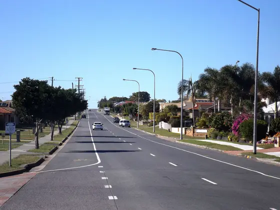 Photo of Edwards Street at Raceview (left) and Flinders View (right) in City of Ipswich, Queensland, Australia.